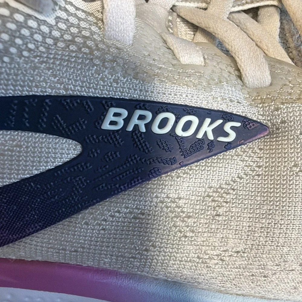 Brooks Ghost 16 Womens 9.5 B White Blue Pink Running Walking Shoes